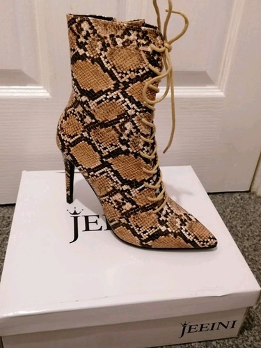 Snake skin tan boots size - snake, 6