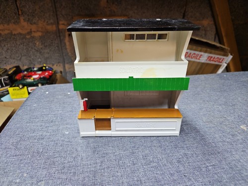 Scalextric k702 owners pit and - scalextric,
