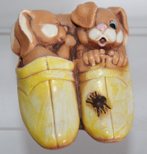 VINTAGE MOORCRAFT POTTERY SLEEPING RABBITS IN YELLOW SLIPPERS WITH SPIDER