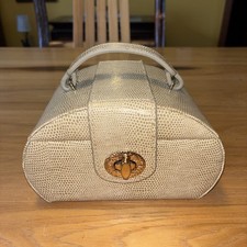 Tuscan Designs Cream Lizzard