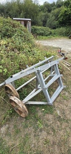 Galvanised shepherds hut base - hut,