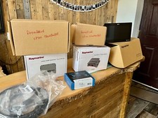 Raymarine Axiom 9+ Chart plotter and Fish finder Down Vision and Side Vision