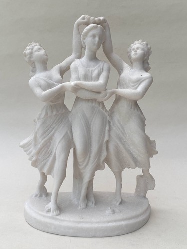 Three graces bonded - three,