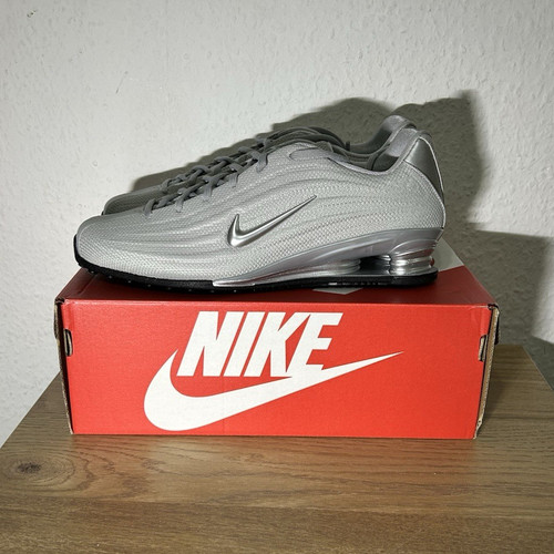 Nike shox trainers silver - z,