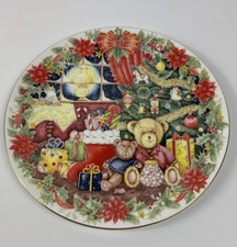 Royal Doulton Collectors Plate TOGETHER FOR CHRISTMAS dated 1993