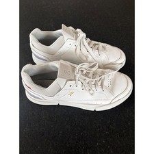 ON Roger Centre Court sneakers