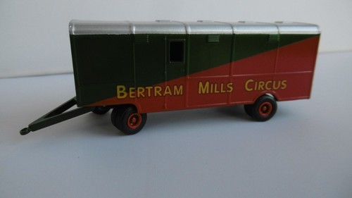 Showmans trailer bertram mills - showmans,