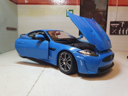 Jaguar xkr blue burago 24 - xkr-s,