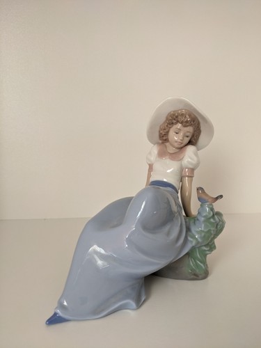 Nao lladro figurine - figurine, girl