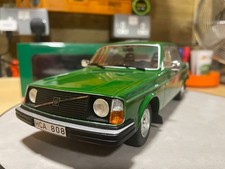 VOLVO 244 DL 1975 in green -