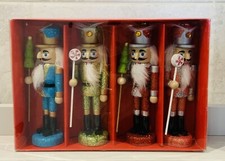 4 Sparkling Nutcrackers
