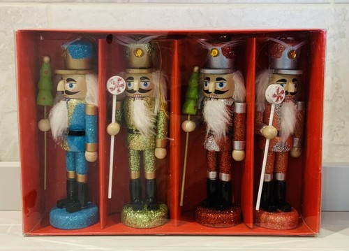 Sparkling nutcrackers - 4,