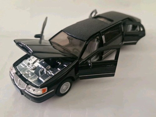 Kinsmart lincoln town - 1:38,