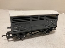 Hornby  R.022 OO Gauge Cattle Wagon 8 Ton GW Grey, Wagon No. 38901 VGC Unboxed