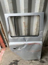 SECOND ROW DOOR OS RH DRIVER SIDE  DOOR LAND ROVER DEFENDER 110 PUMA