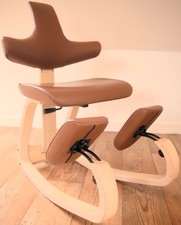 Varier Thatsit Chair, Semi Aniline Leather Cognac, Lacquered Natural Ash Wood.