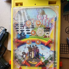 2010 BEATLES YELLOW SUBMARINE