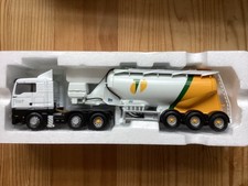 Corgi hauliers renown tarmac - renown,