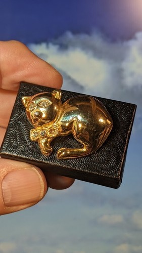 Vintage golden cat - golden, 35mm
