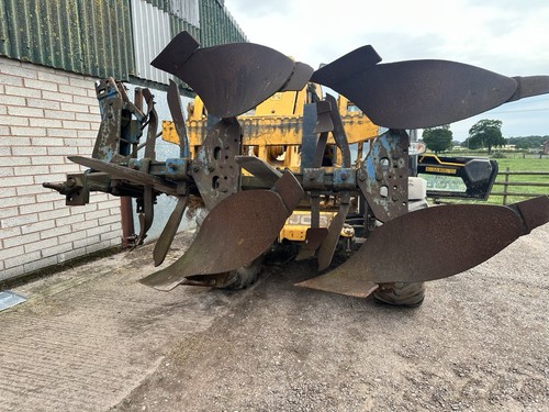 Melotte furrow trip plough - 2,