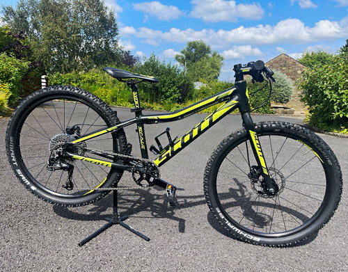 Scott scale rc race - 24,