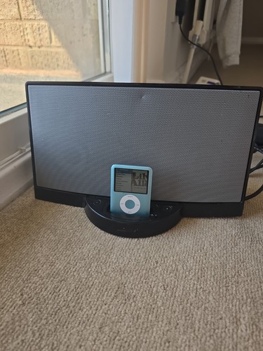 Bose sound dock with - bose, nano
