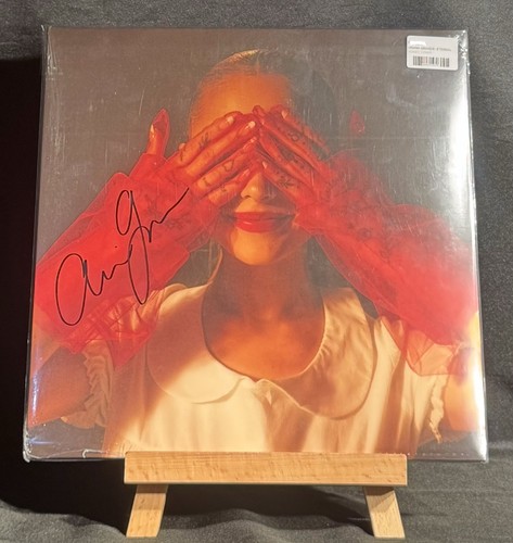 Signed ariana grande - ariana,