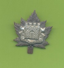 FORT GARRY.BI-METAL CANADIAN ARMY CAP BADGE