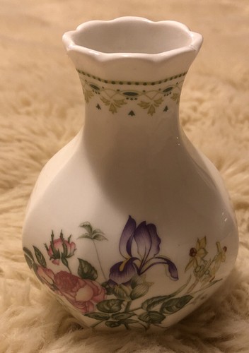 Camilla royal doulton mini - camilla,