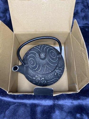Cast iron teapot signes - iron,