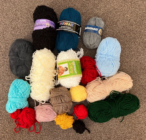 Assorted wool oddments - ,