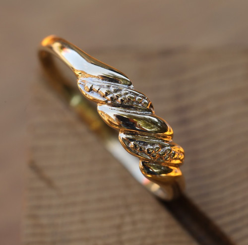 9ct solid yellow gold ribbed - yellow,