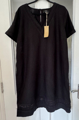 Bnwt next black - v, neck