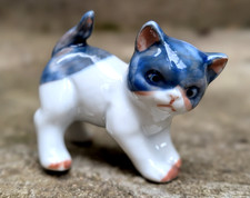 Vtg Japanese Porcelain OTAGIRI Kitten Cat Blue White Glossy Figurine Ornament