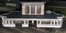 N gauge Bachmann Scenecraft  Art Deco Station Building unboxed