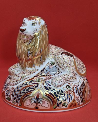 Royal crown derby - royal, lion