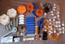 Large job lot of Hex Bugs and HexBugs track including zipwire