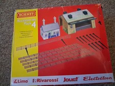 Hornby OO Gauge R8230 Model Train Accessories Pack 4 Part Set