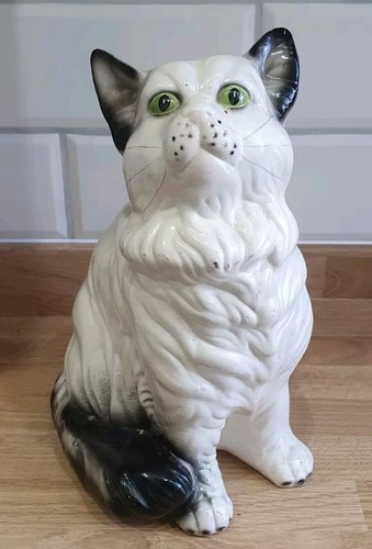 Beautiful large ceramic - large, cat
