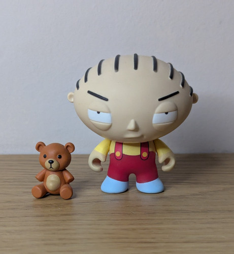 Kidrobot family guy - family,