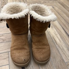 UGG Australia Bailey Button Triple Brown Suede Boots Women Size UK 6.5, EU 39