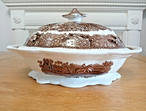 Wedgwood oval covered - oval,