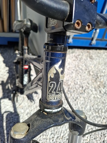 24seven black dirt jump - black,