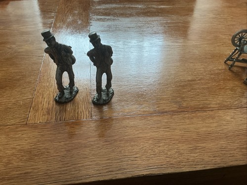 Antique victorian workers - workers, pair