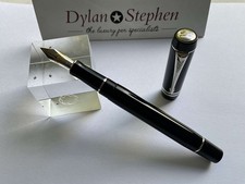 Parker Duofold International Platinum trim fountain pen 18K Fine gold nib