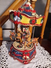  MUSICAL CHRISTMAS CAROUSEL - VINTAGE, HEAVY CERAMIC, BEAUTIFUL DESIGN