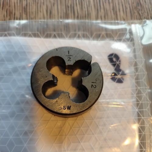 Imperial thread cutting - thread, die