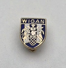 WIGAN ATHLETIC SMALL VINTAGE SHIELD PIN BADGE