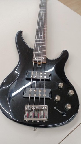 Yamaha trbx304 black mahogany - black,