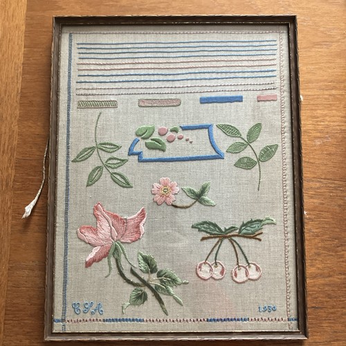 Framed vintage 1930 needlework - 1930,